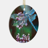 Blauwe dragonfly die op wilde knoflook rust keramisch ornament (Rechts)