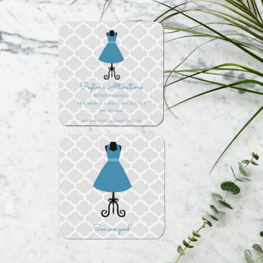 Blauwe dress Seamstress en wijzigingen Vierkante Visitekaartje