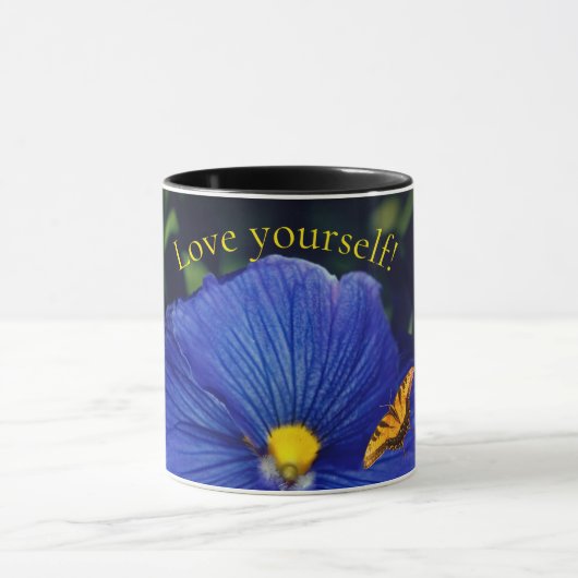 Blauwe driekleurig viooltje mok (Midden)