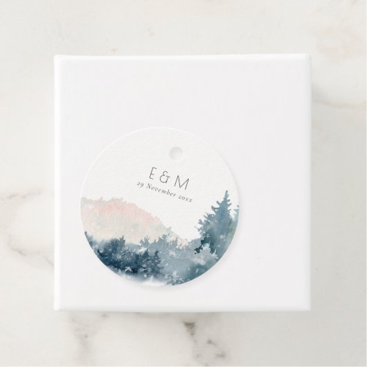 BLAUWE DUSKY BLUE MOUNTAINS PINE MONOGRAM WEDDING  BEDANKJES LABELS (In situ)