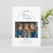 Blauwe Eenvoudige Bow Gescalpeerde Foto Kerst Kaar Feestdagenkaart (Staand voorkant)