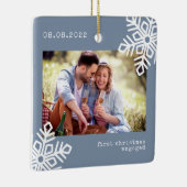 Blauwe Eerste Kerstmis Foto Snowflake Keramisch Ornament (Rechts)