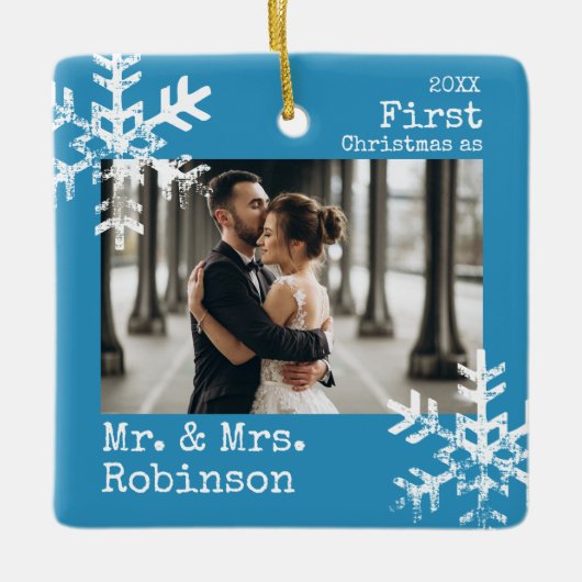 Blauwe Eerste Kerstmis Mr. & Mrs Custom Foto Keramisch Ornament (Voorkant)