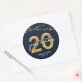 Blauwe elastische stralen van licht 20e Jubileum Ronde Sticker (Envelop)