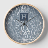 Blauwe Elegante Bloei Monogram Klok (Voorkant)