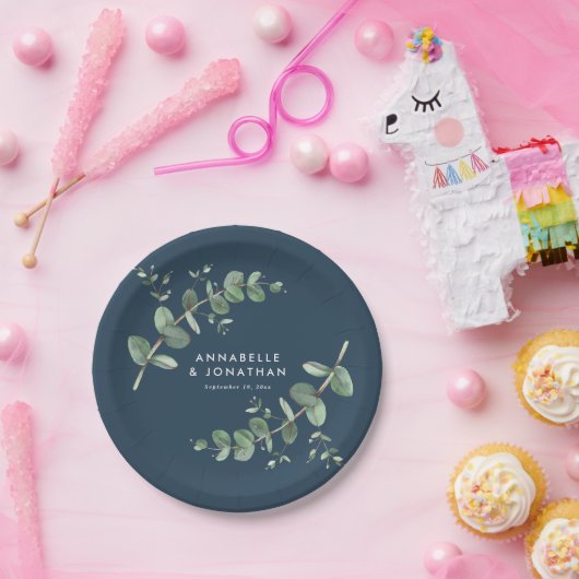 Blauwe elegante moderne eucalyptusbladerbruiloft papieren bordje (Feest)