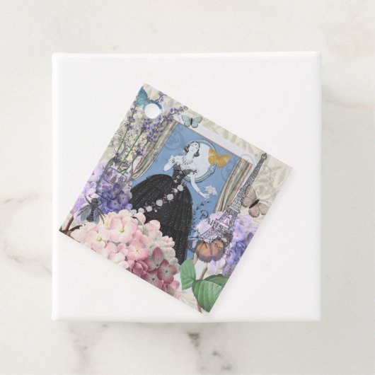 Blauwe elegante vrouw bloemrijke fancy jurk bedankjes labels (In situ)