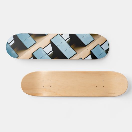 Blauwe en beige geometrische architectuur persoonlijk skateboard (Horizontaal)