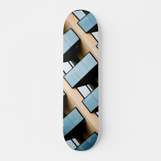 Blauwe en beige geometrische architectuur persoonlijk skateboard (Voorkant)