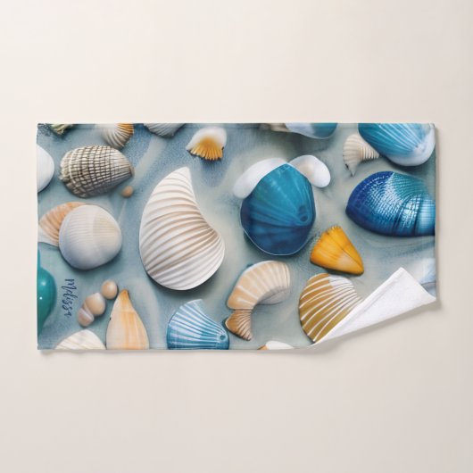 Blauwe en beige zeeschelpen op blauw zand bad handdoek (Handdoek)