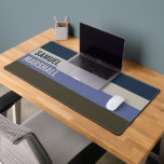 Blauwe en bruine strepen patroon bureaumat<br><div class="desc">Verbeter uw werkruimte met de Blue en Brown Stripes Pattern Desk Mat. Met een stijlvol en modern gestreept ontwerp voegt deze mat een verfijnde touch toe en biedt hij een glad oppervlak voor uw toetsenbord en muis. Ideaal voor thuiskantoren, gamesetups of creatieve werkruimtes, het is een geweldige keuze voor diegenen...</div>