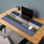 Blauwe en bruine strepen patroon bureaumat<br><div class="desc">Verbeter uw werkruimte met de Blue en Brown Stripes Pattern Desk Mat. Met een stijlvol en modern gestreept ontwerp voegt deze mat een verfijnde touch toe en biedt hij een glad oppervlak voor uw toetsenbord en muis. Ideaal voor thuiskantoren, gamesetups of creatieve werkruimtes, het is een geweldige keuze voor diegenen...</div>