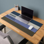 Blauwe en bruine strepen patroon bureaumat<br><div class="desc">Verbeter uw werkruimte met de Blue en Brown Stripes Pattern Desk Mat. Met een stijlvol en modern gestreept ontwerp voegt deze mat een verfijnde touch toe en biedt hij een glad oppervlak voor uw toetsenbord en muis. Ideaal voor thuiskantoren, gamesetups of creatieve werkruimtes, het is een geweldige keuze voor diegenen...</div>