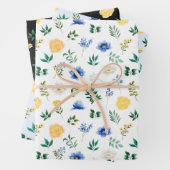 Blauwe en gele bloemen met gebladerte patroon inpakpapier vel (In situ)