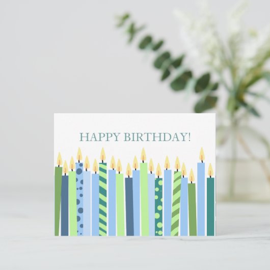 Blauwe en gele kaarsen jongens Verjaardag Briefkaart (Staand voorkant)