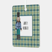 Blauwe en groene notenkraker op Plaid Metalen Ornament (Voorkant links)