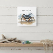 blauwe en oranje krab die op het strand loopt vierkante klok