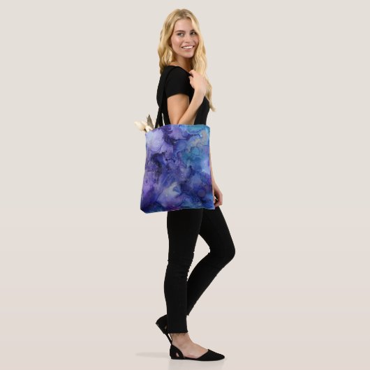 Blauwe en paarse canvas tas (Op model)