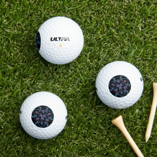 Blauwe en Paarse driehoek Mandala Golfballen (Insitu Gras)