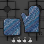 Blauwe en paarse moiré Stripes - Trippy Abstract Ovenwant & Pannenlap Set<br><div class="desc">Dit abstracte en moderne gestreepte ontwerp is meestal gemaakt voor wie houdt van ongewone maar schone design. De moiré patroon optische illusie geeft een indruk van digitale glitch en golvende beweging. Belangrijkste kleuren van de strepen: blauw en paarse.</div>