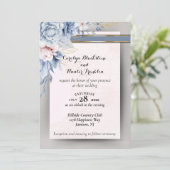 Blauwe en Roze Bloemen op Roze & Grijze Bruiloft Kaart (Staand voorkant)