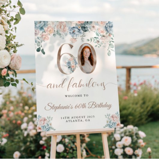 Blauwe en roze bloemenfoto 60e verjaardag Welkom Perfect Poster