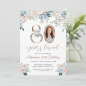Blauwe en roze bloemenfoto 80e verjaardag kaart (Staand voorkant)