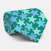 Blauwe en turquoise zeester op een witte achtergro stropdas (Opgerold)