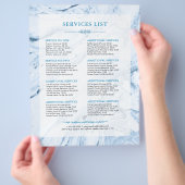 Blauwe en witte abstracte marmer-achtige achtergro flyer (Hand)