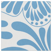 Blauwe en witte bloemwervelingen en vlinders stof (Close Up)