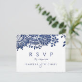 Blauwe en witte elegante  kant bruiloft RSVP Uitnodiging Briefkaart (Staand voorkant)