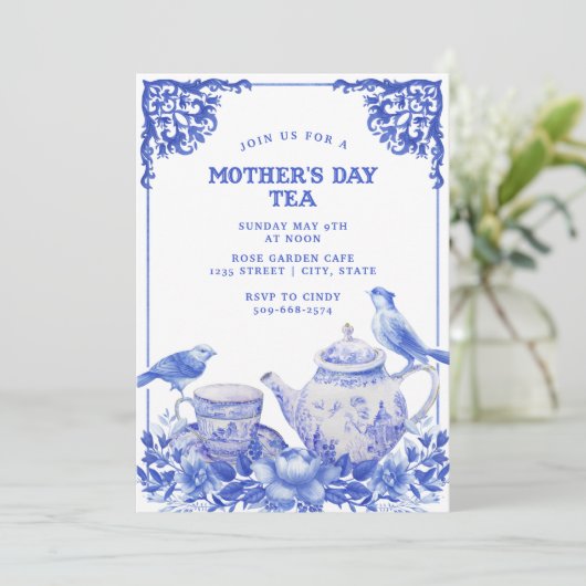 Blauwe en witte Floral |Moederdag Tea Uitnodiging (Staand voorkant)