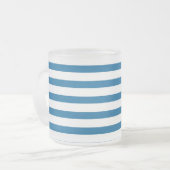 Blauwe en witte horizontale streep matglas koffiemok (Voorkant links)