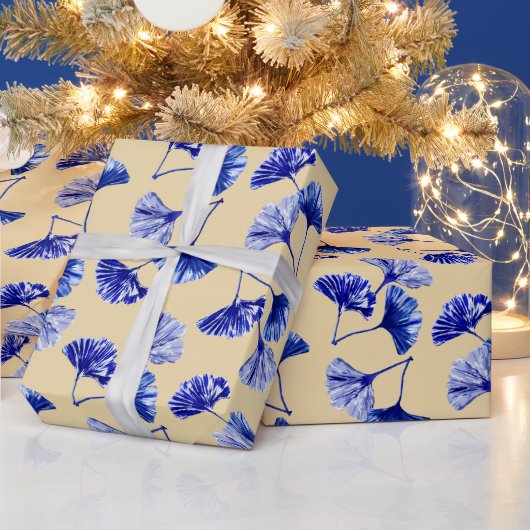 Blauwe en witte kiekenbladeren cadeaupapier (Feestdagen)