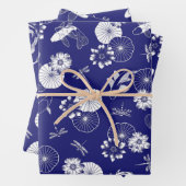 Blauwe en witte koi vis in het Lotus Pond Pattern Inpakpapier Vel (In situ)