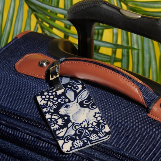 Blauwe en witte konijn Bunny Floral Woodland Natuu Bagagelabel (Voorkant Insitu 1)