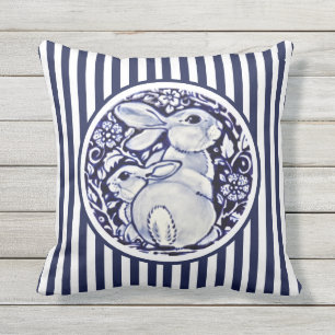 Blauwe en witte konijn Bunny Stripes Dedham Floral Buitenkussen