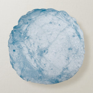 Blauwe en witte matras rond kussen