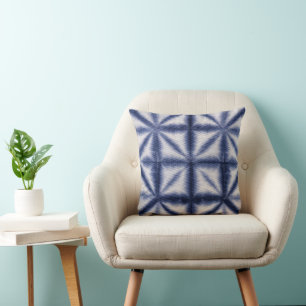 Blauwe en witte sjiitische vormen Tie Dye Monogram Kussen