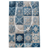 Blauwe en witte sneeuwvlok quilt medium cadeauzakje (Voorkant)