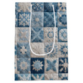 Blauwe en witte sneeuwvlok quilt medium cadeauzakje (Achterkant)