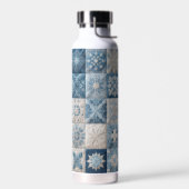 Blauwe en witte sneeuwvlok quilt waterfles (Links)