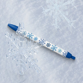 Blauwe en witte sneeuwvlokken inkt pen