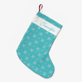 Blauwe en witte sneeuwvlokken met aangepaste naam kleine kerstsok (Voorkant (Hangend))