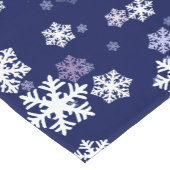 Blauwe en witte sneeuwvlokken op donkerblauwe gron korte tafelloper (Hoek)