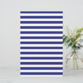 Blauwe en witte strips briefpapier (Staand voorkant)