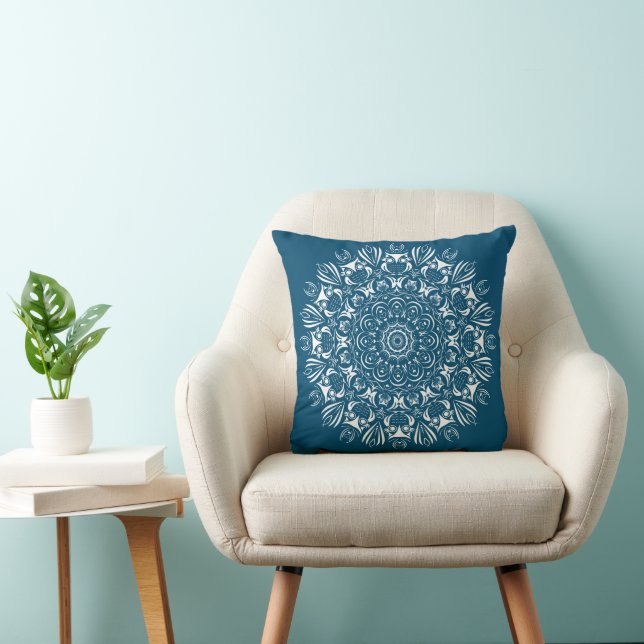 Blauwe en witte uil mandala kussen (Stoel)