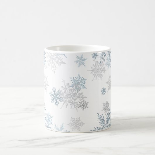 Blauwe en zilvergrijze winter Wonderland Snowflake Koffiemok (Center)