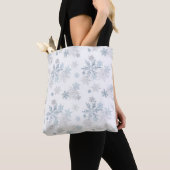 Blauwe en zilvergrijze winter Wonderland Snowflake Tote Bag (Dichtbij)