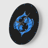 Blauwe en zwarte pisces voor Zodiac Sign. Grote Klok (Hoek)